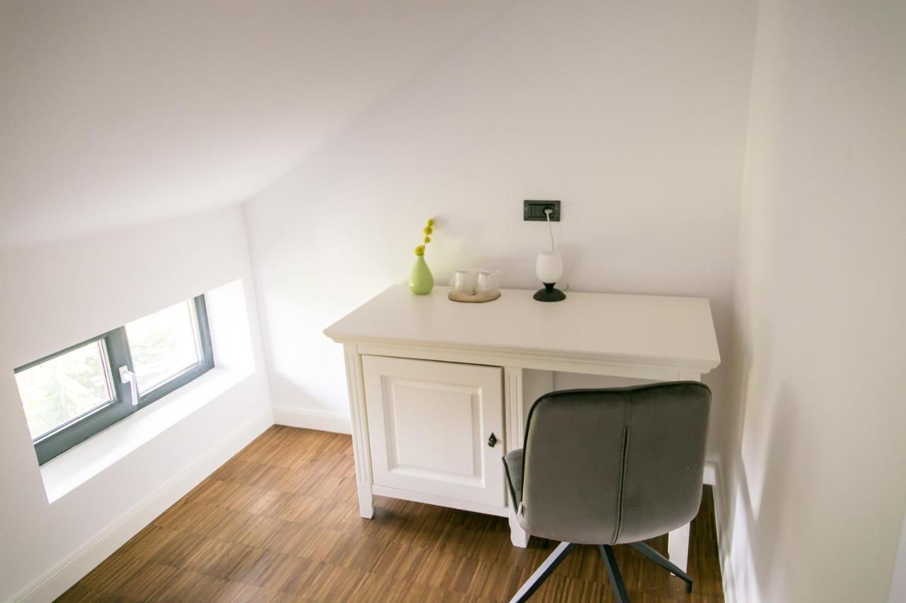 May Residence Dumbravita  Εξωτερικό φωτογραφία