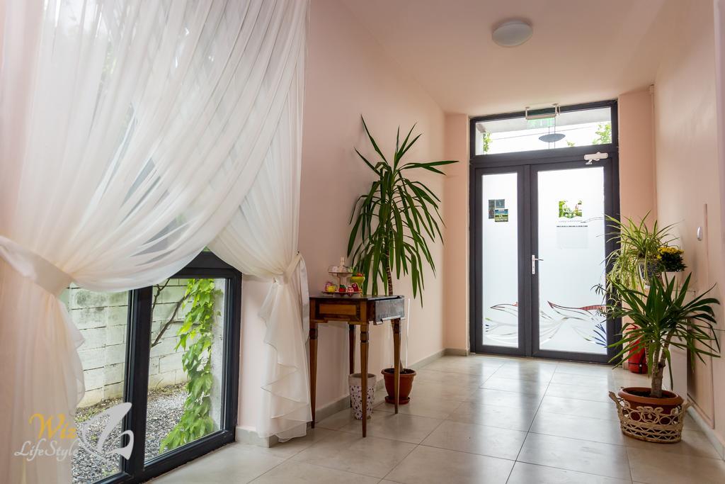 May Residence Dumbravita  Εξωτερικό φωτογραφία