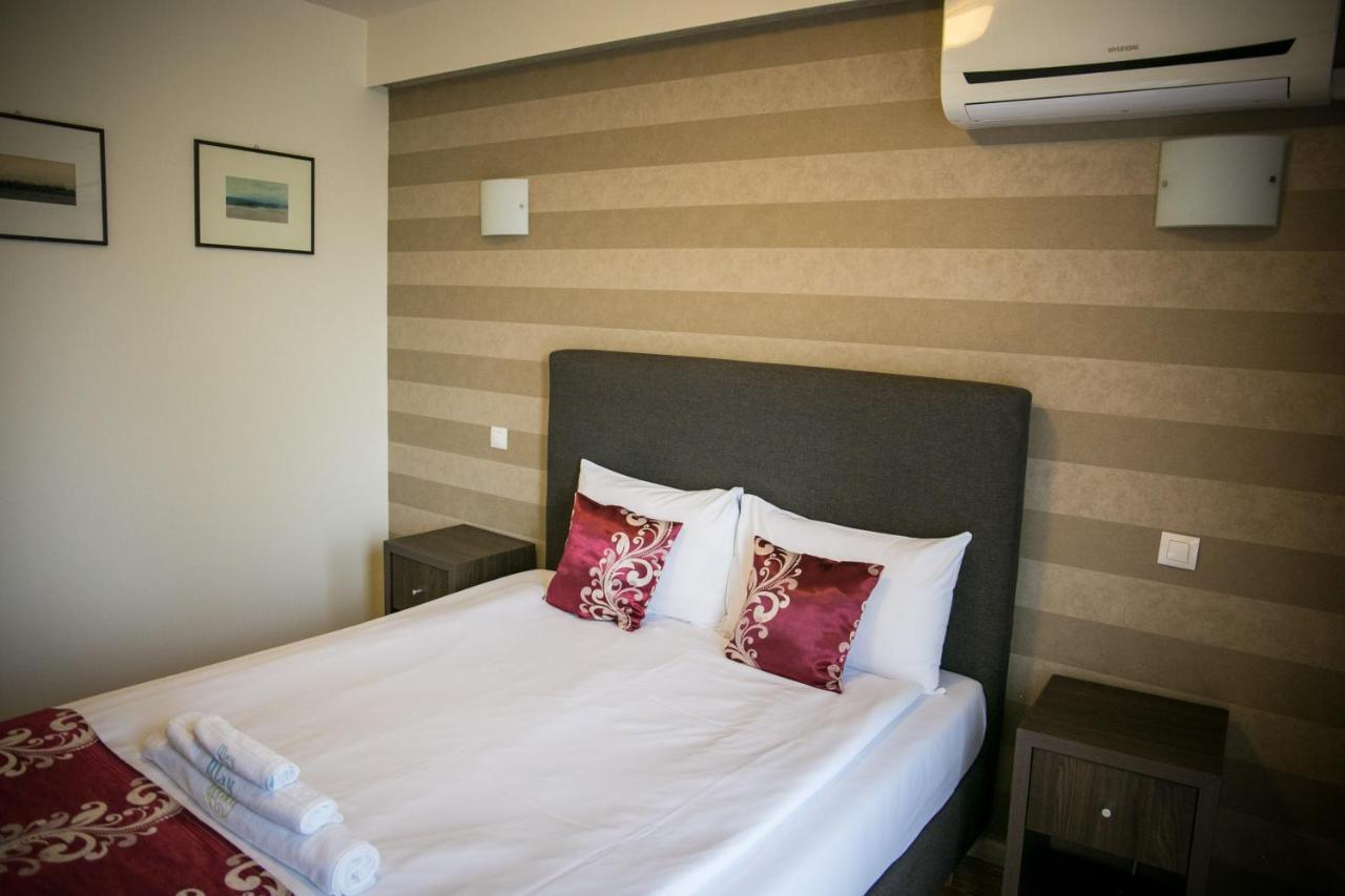 May Residence Dumbravita  Εξωτερικό φωτογραφία
