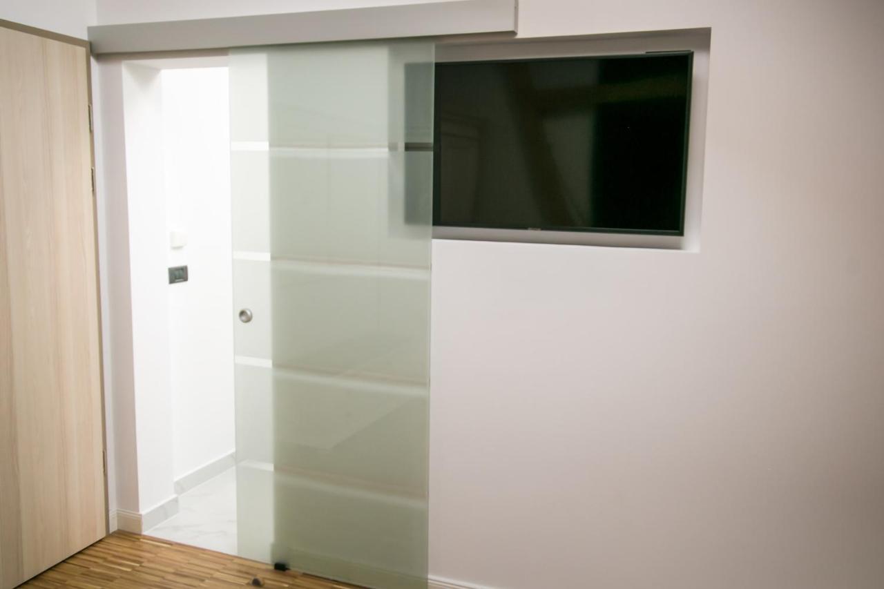 May Residence Dumbravita  Εξωτερικό φωτογραφία