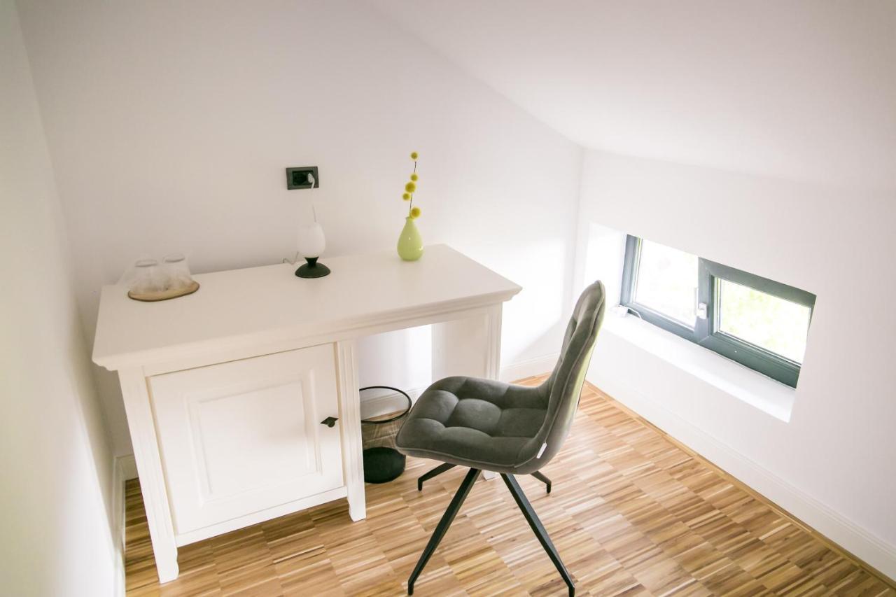 May Residence Dumbravita  Εξωτερικό φωτογραφία