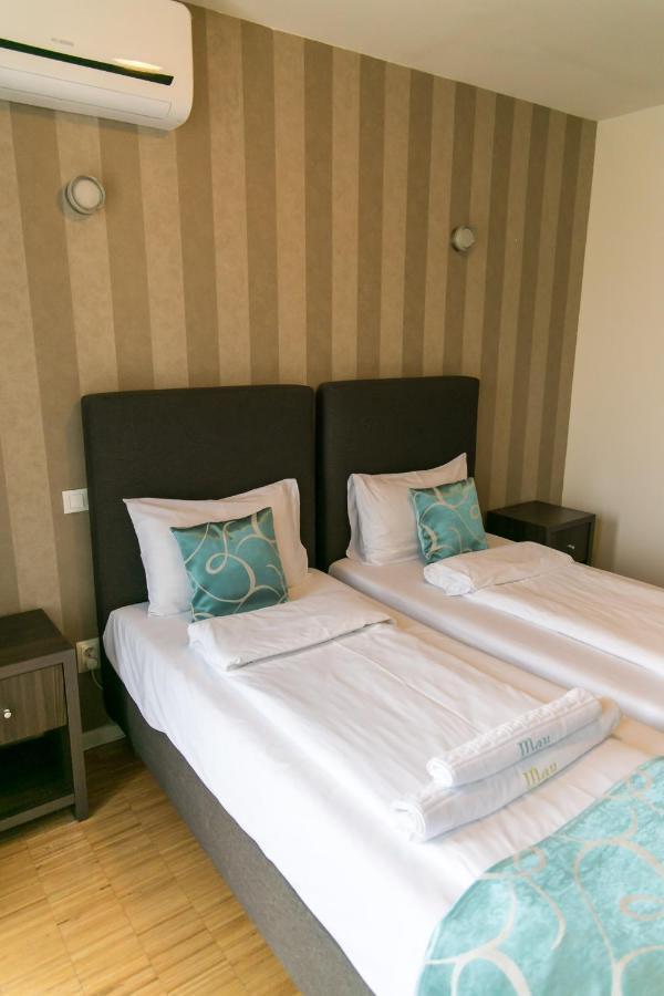 May Residence Dumbravita  Εξωτερικό φωτογραφία
